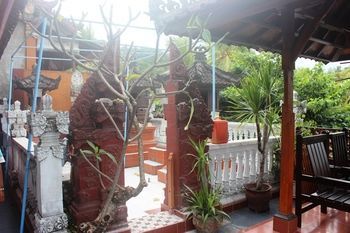 Serangan Inn 1 Падангбай Экстерьер фото